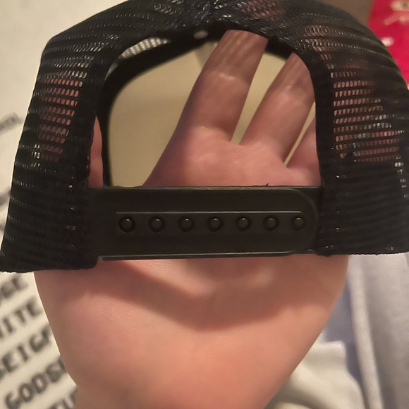 Trucker fit hat - Picture 2 of 2